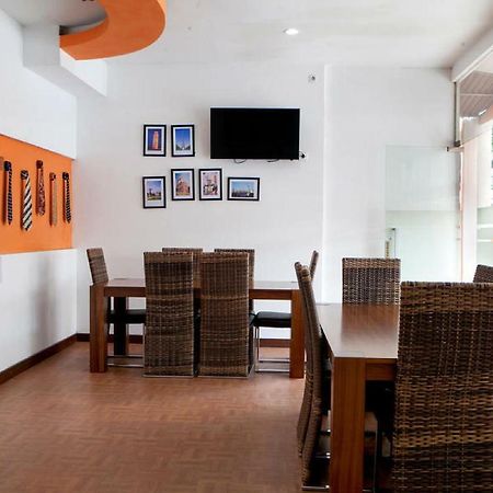 Reddoorz Syariah Near Btc Fashion Mall Bandung Exterior photo