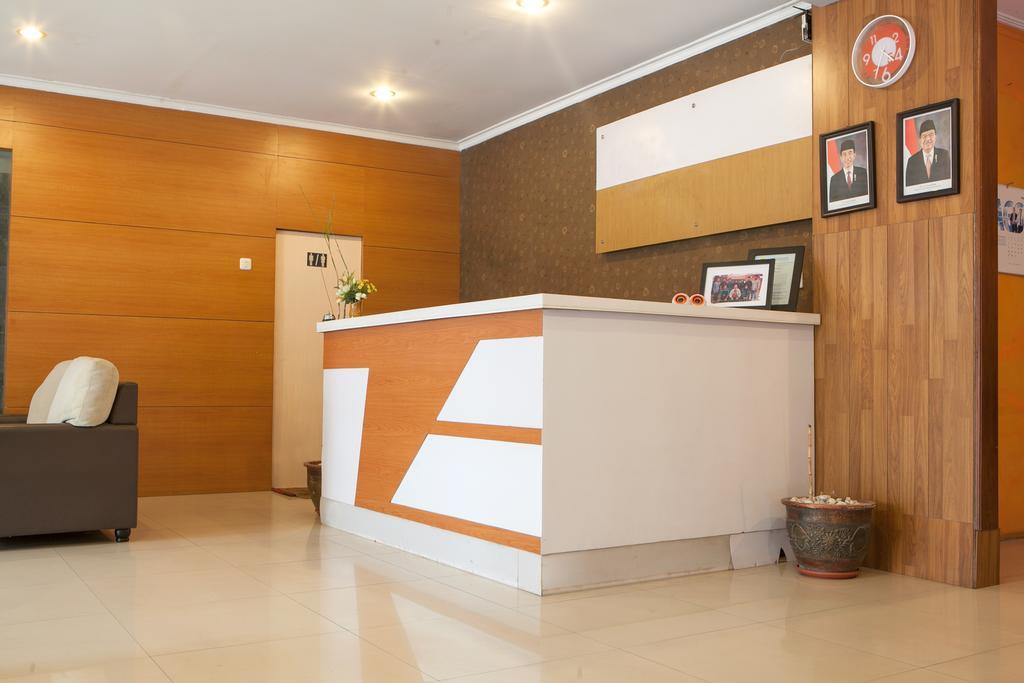 Reddoorz Syariah Near Btc Fashion Mall Bandung Exterior photo