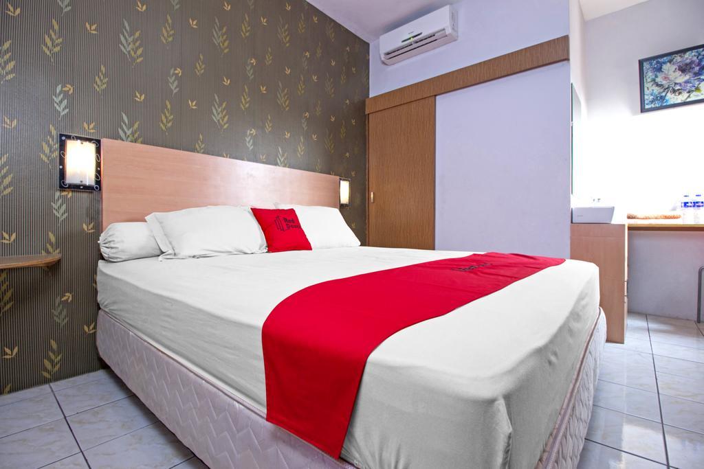 Reddoorz Syariah Near Btc Fashion Mall Bandung Exterior photo