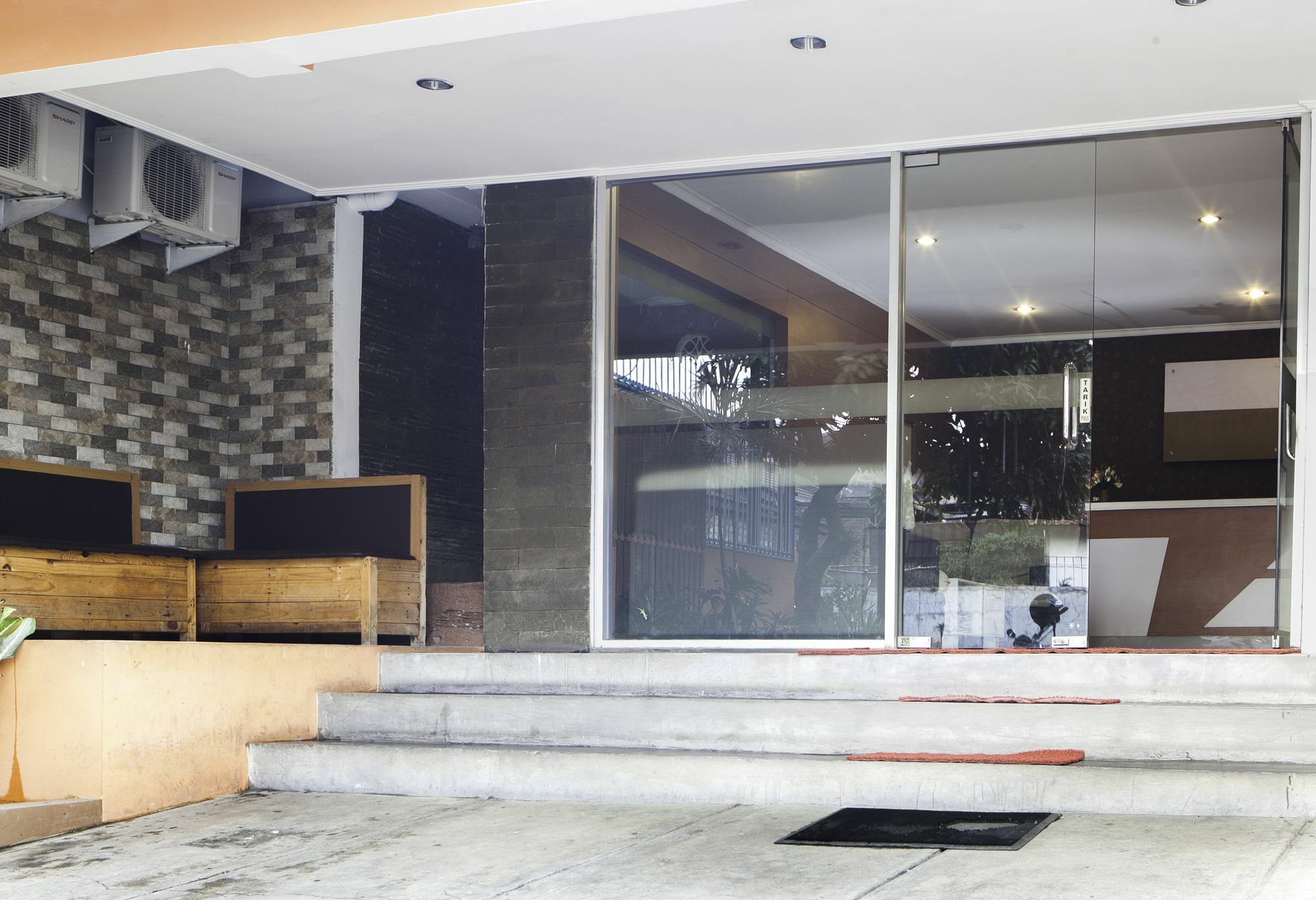 Reddoorz Syariah Near Btc Fashion Mall Bandung Exterior photo